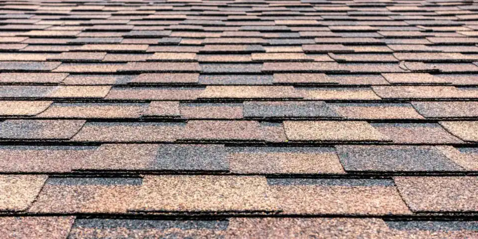 close photo of the asphalt shingle roofing material